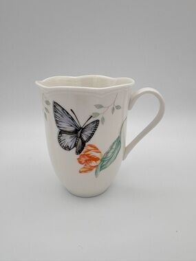 Lenox Butterfly Meadow Eastern Tailed Blue Mug Scalloped Floral Tea Cup